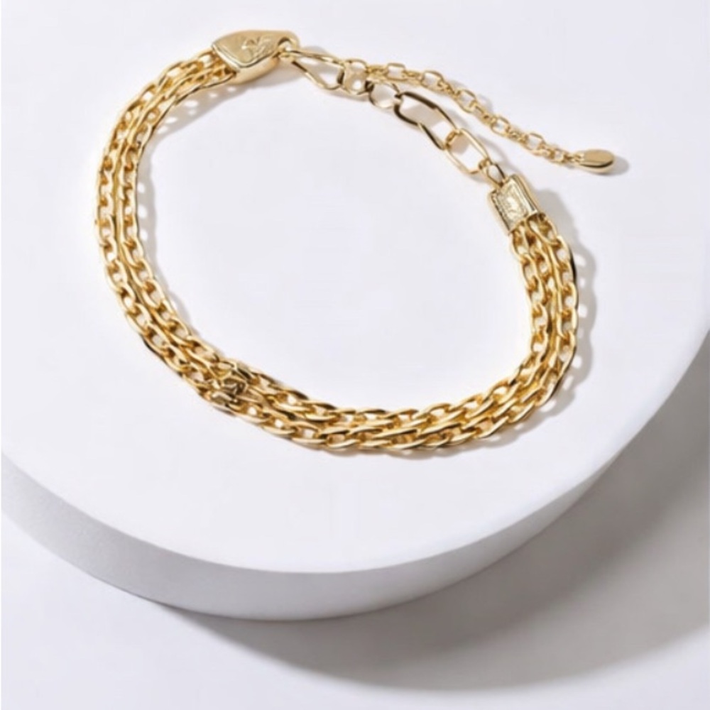 Elegant Gold Chain Bracelet